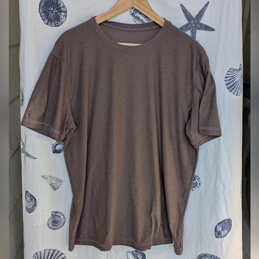 Vuori Strato Tech Mens XL Eggplant Tshirt Quick Dry Like New